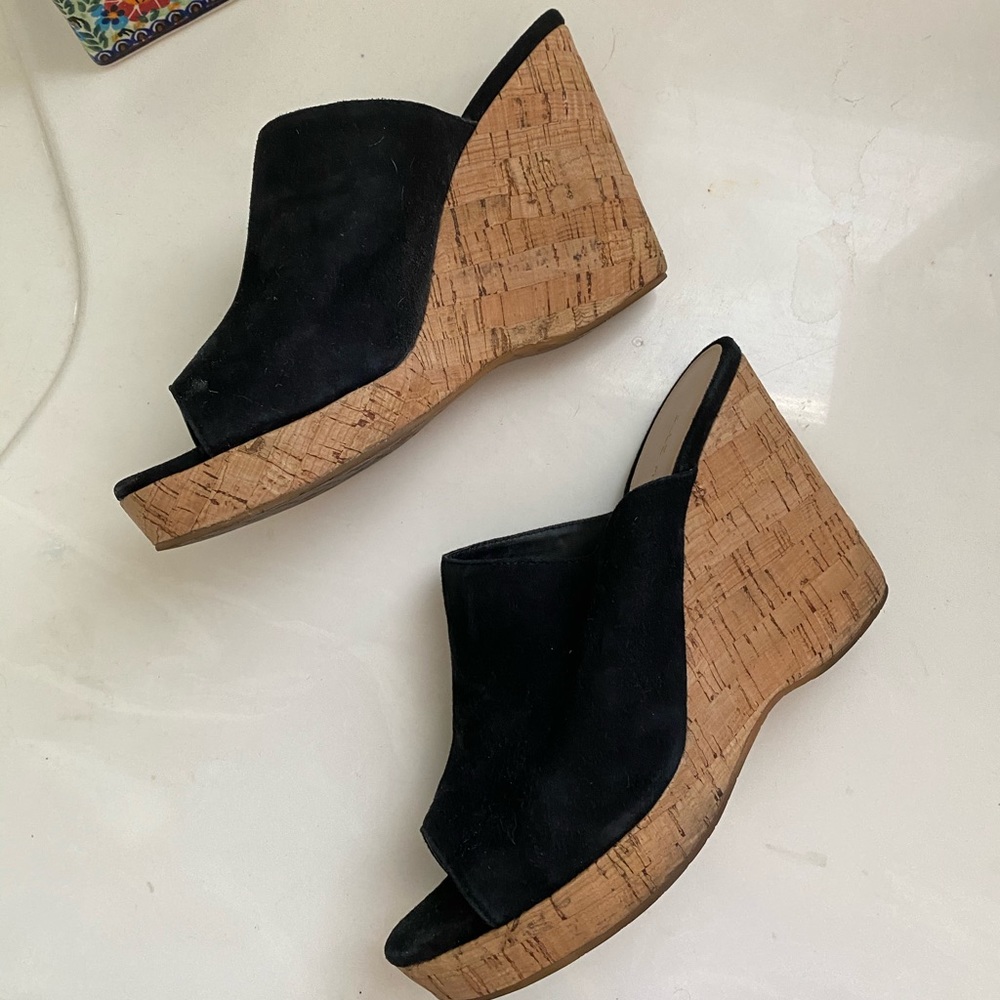 Pelle Moda Black and Tan Heels